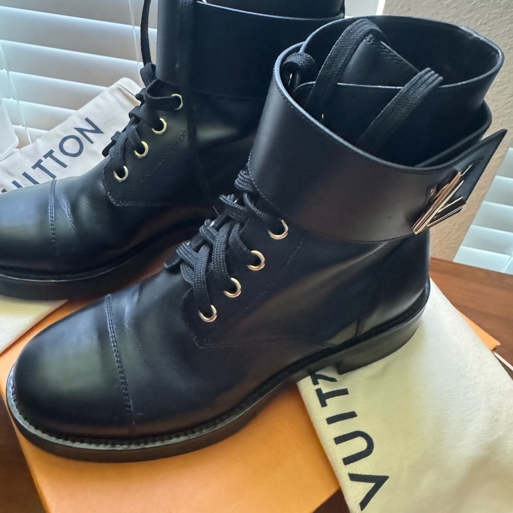 Authentic Louis Vuitton Black Leather Combat Boots women’s Sz 6